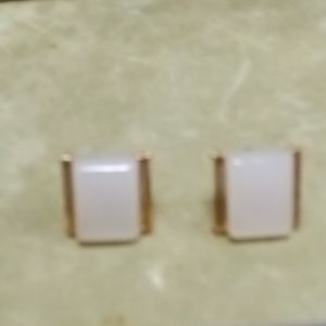 Vintage PEARLY White  & Gold Lucite Screw Back Earrings